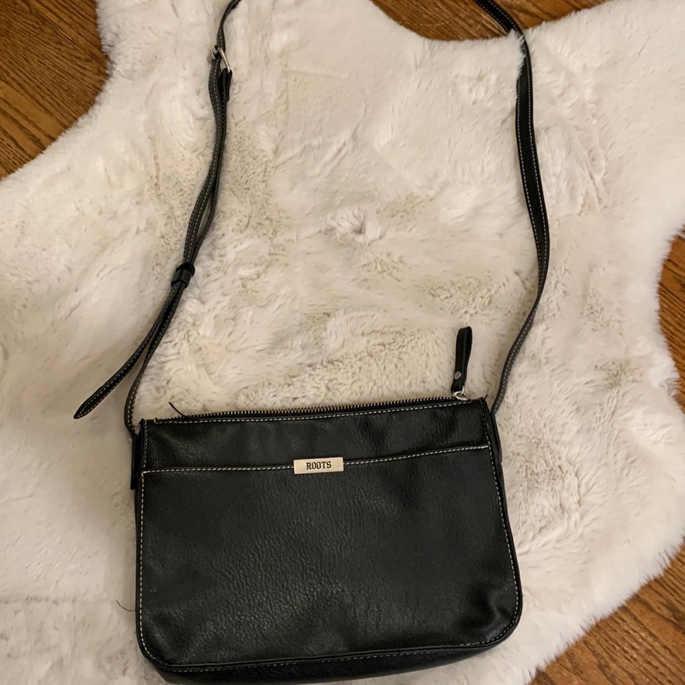 Roots purse